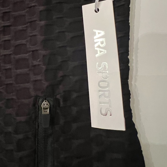 ARA SPORTS BLACK HONEYCOMB PASTEL RAINBOW ZIP FRONT HOODIE. SIZE LARGE - Picture 10 of 11
